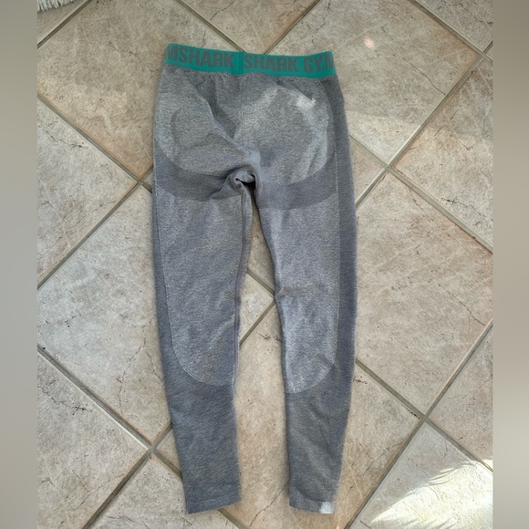 Large Grey Gymshark Full Length Workout Leggings with Teal Waist Band - Picture 4 of 7